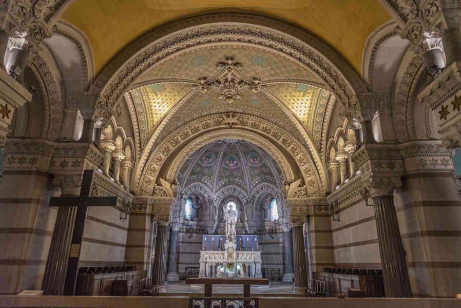 Francia - Lyon 087 - basílica Notre-Dame de Fourvière - cripta.jpg